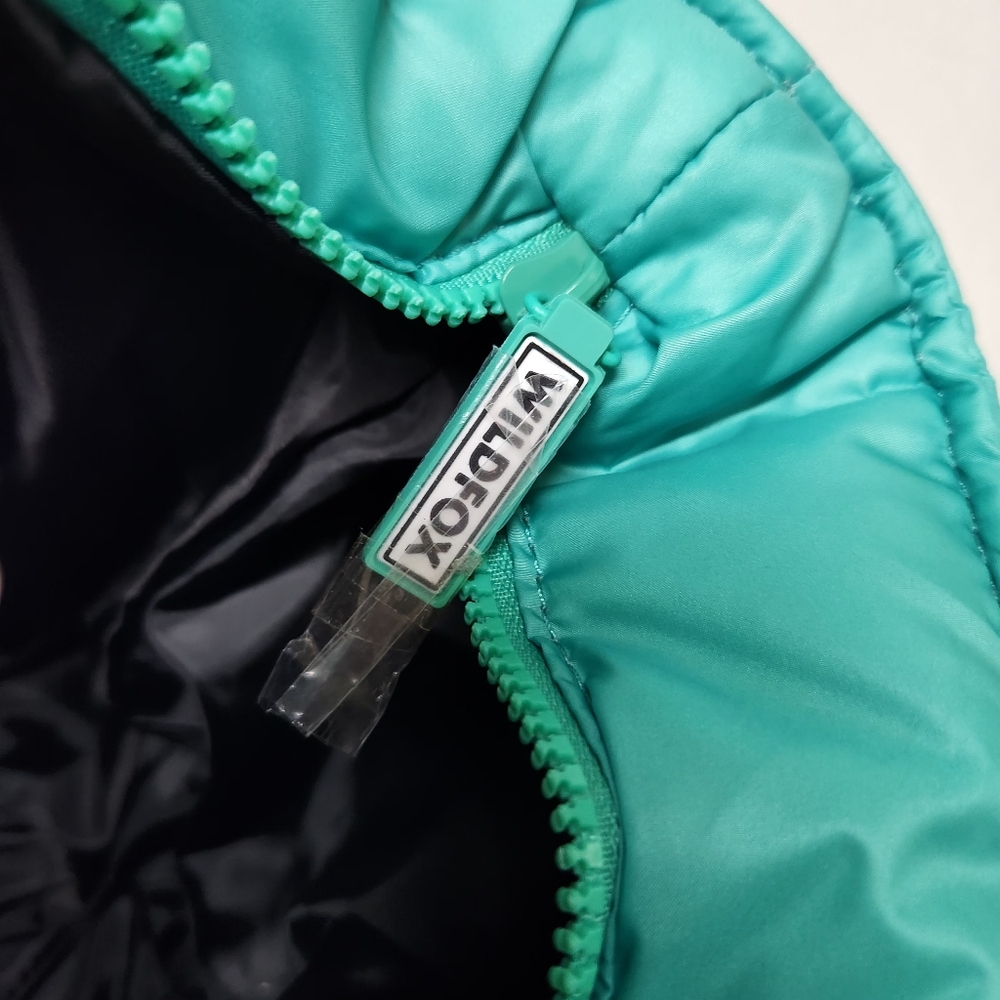 WILDFOX Lips Quilted Green Puffy Tote New - Picture 12 of 13